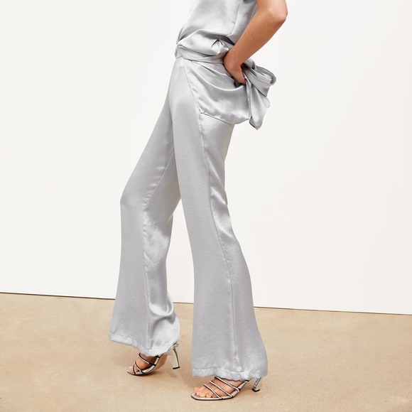 Zara Pants - ZARA FLARED SATIN SILVER PANTS XS 59/MQ